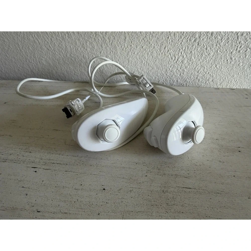 Official Authentic Nintendo‎ Brand Wii Nunchuck WHITE Original